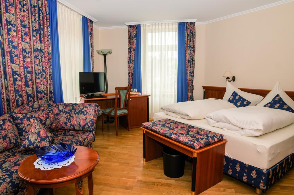 Moselland Hotel Im Enderttal Zum Onkel Willi Cochem Camera foto