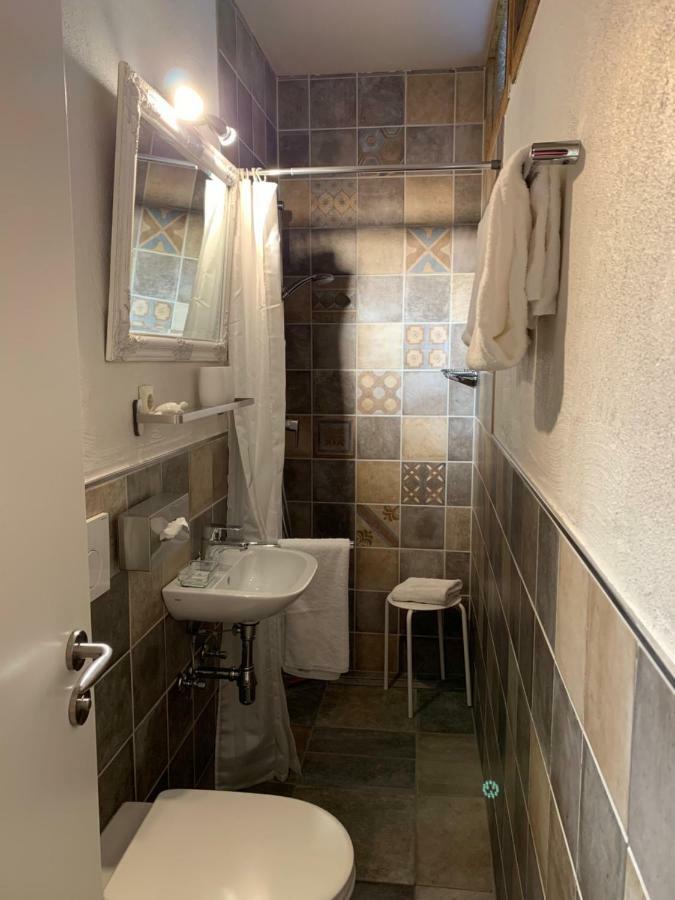 Moselland Hotel Im Enderttal Zum Onkel Willi Cochem Esterno foto