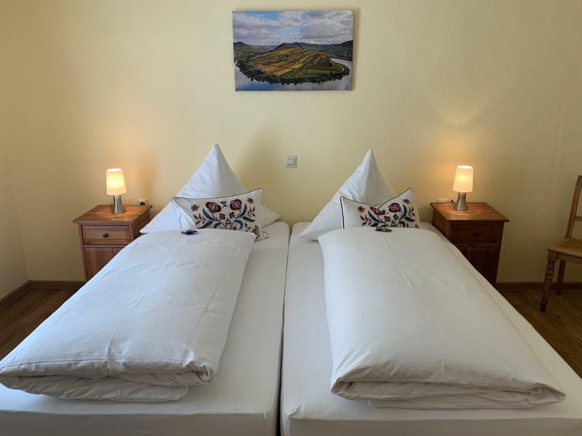 Moselland Hotel Im Enderttal Zum Onkel Willi Cochem Esterno foto